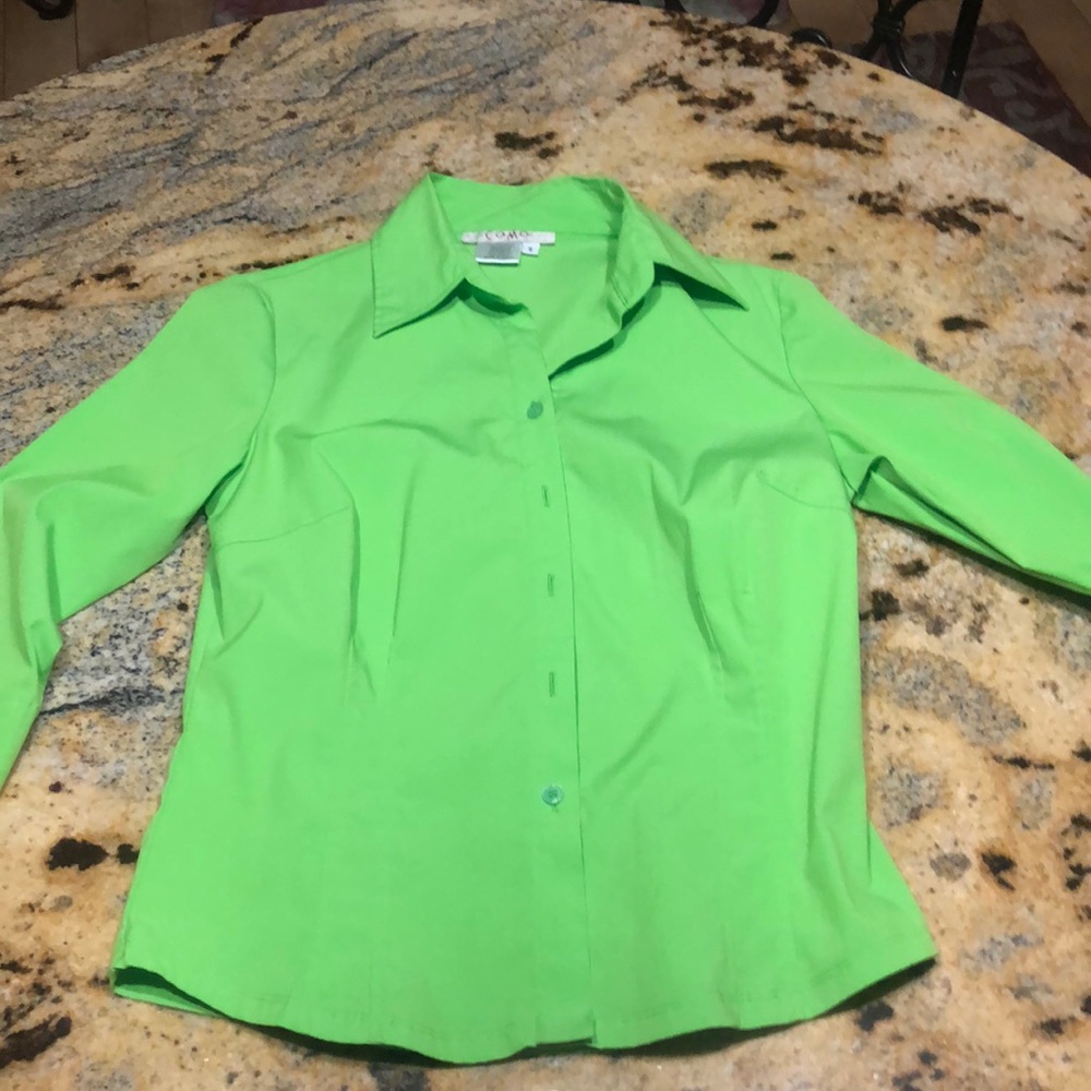 Beautiful bright green Como small top